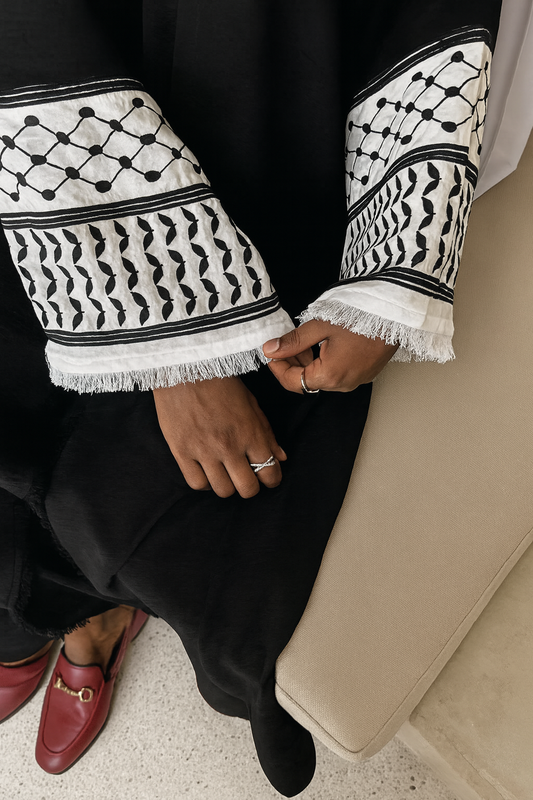 Keffiyeh Sleeve Abaya
